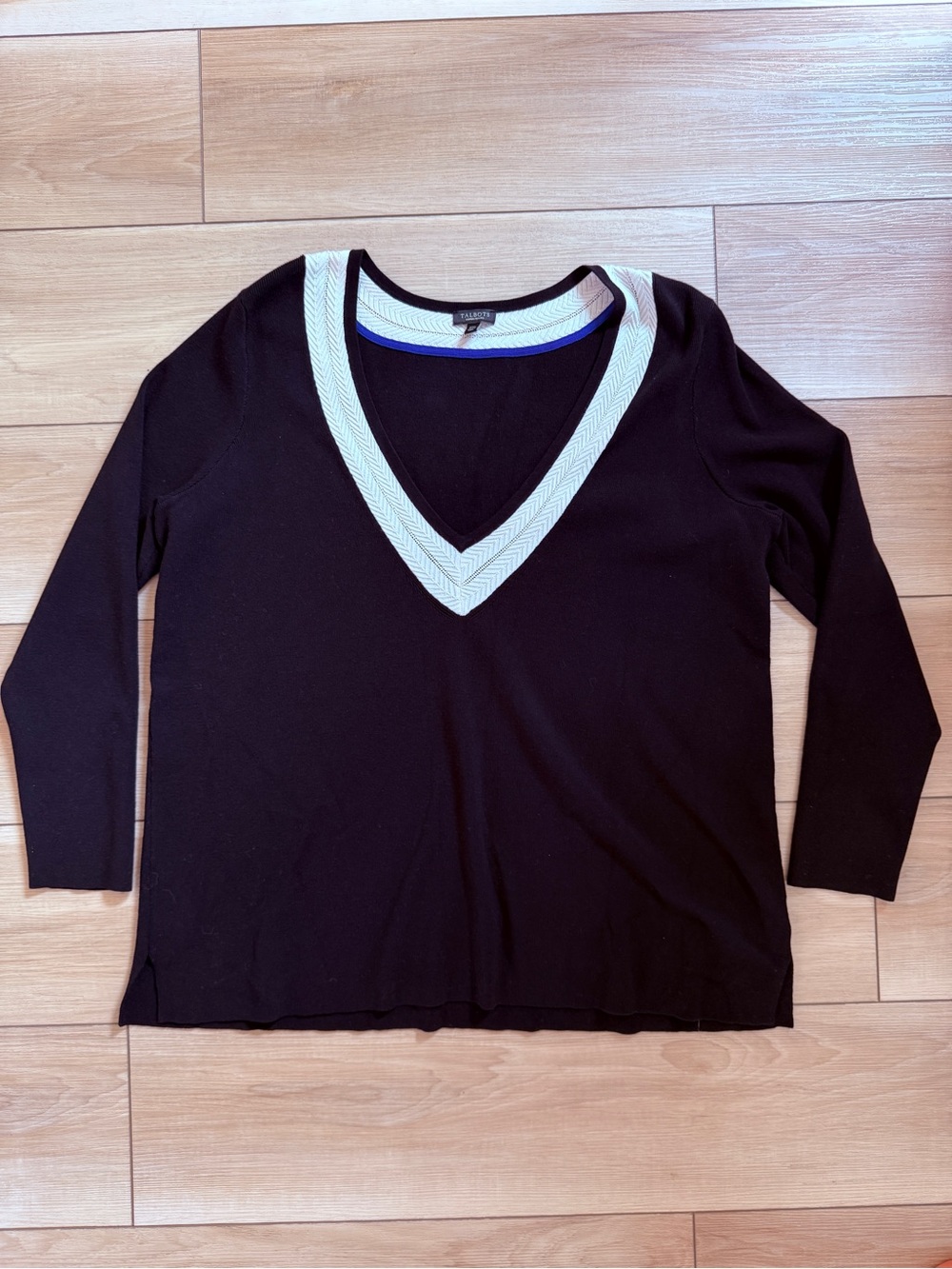 Talbots 2Xp Plus Size Petite Black V-Neck Sweater with White Trim
